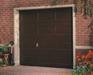 Garador Georgian Medium Brown with handle by flowers