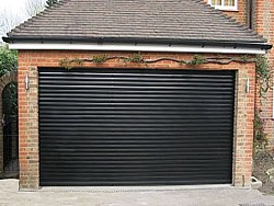 seceuroglide roller door in blck
