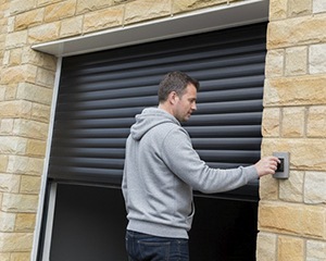 Roll77 with wall mounted key switch