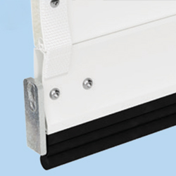 Reinforced locking bottom slat