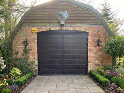 Dark Oak Horizontal Medium Rib Side Hinged Door